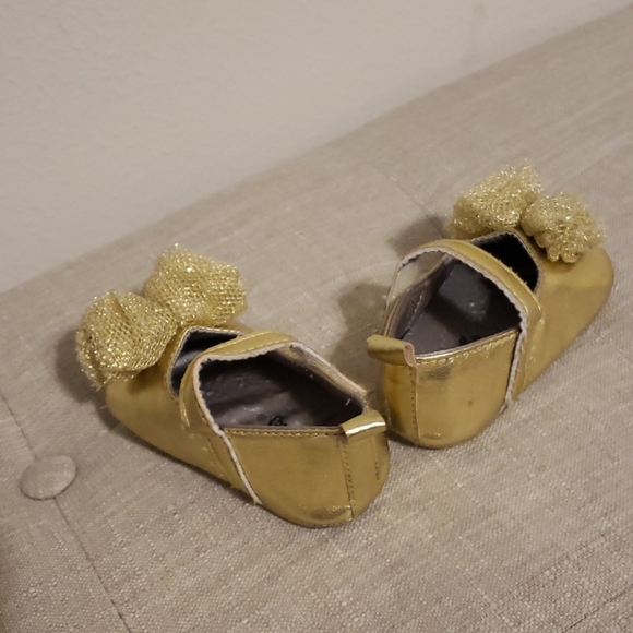 Infant Girl- Soft-bottom Gold Ballerina Slippers - Picture 3 of 3